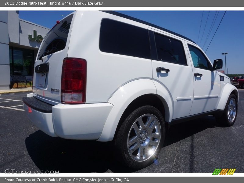 Bright White / Dark Slate Gray 2011 Dodge Nitro Heat