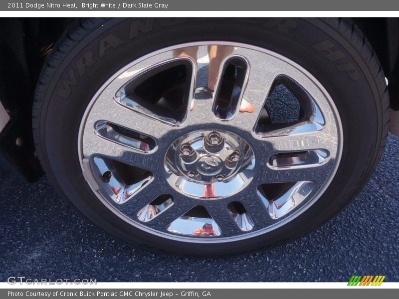 Bright White / Dark Slate Gray 2011 Dodge Nitro Heat