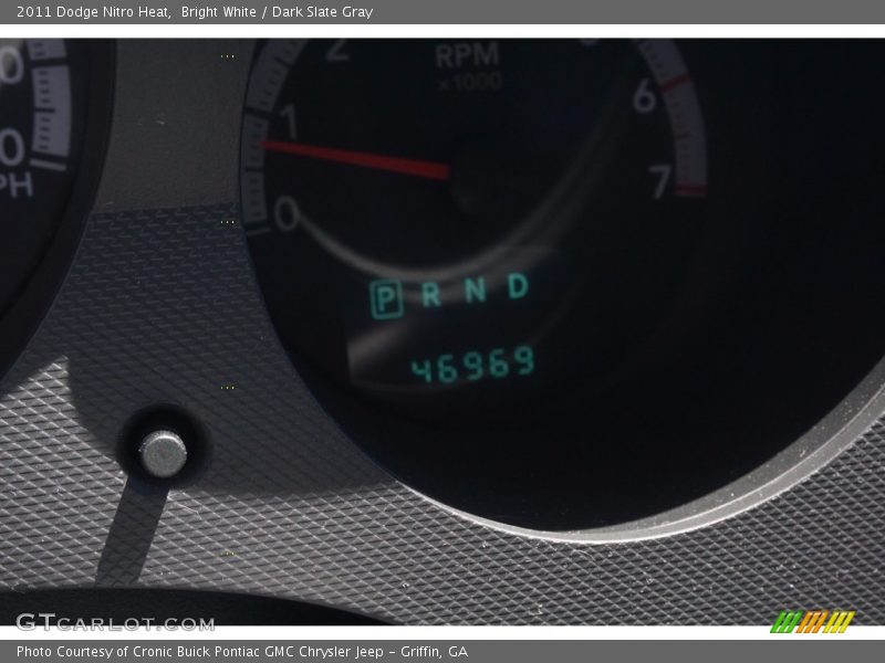 Bright White / Dark Slate Gray 2011 Dodge Nitro Heat