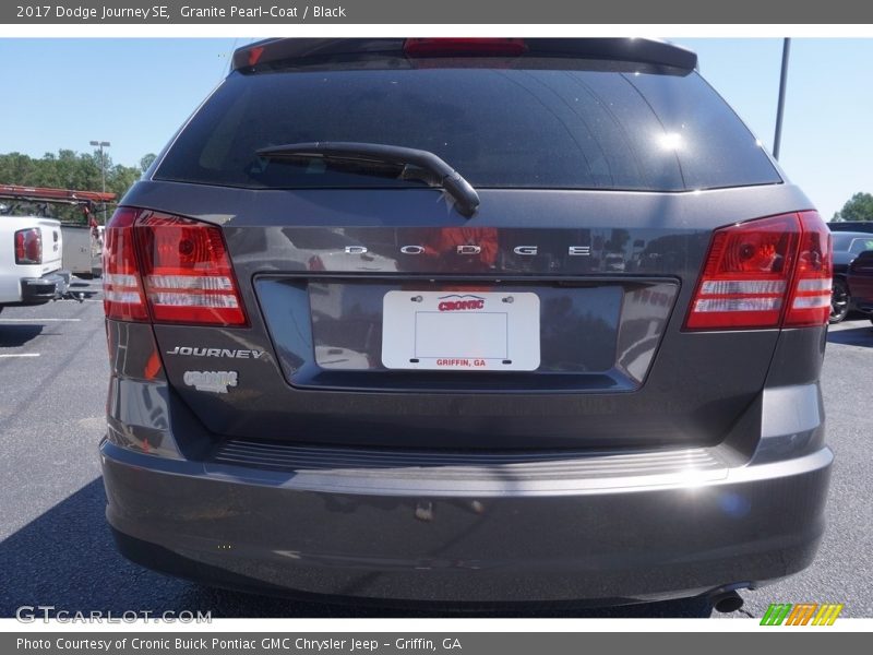 Granite Pearl-Coat / Black 2017 Dodge Journey SE