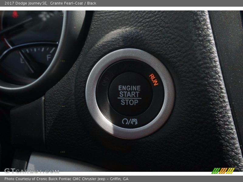 Granite Pearl-Coat / Black 2017 Dodge Journey SE