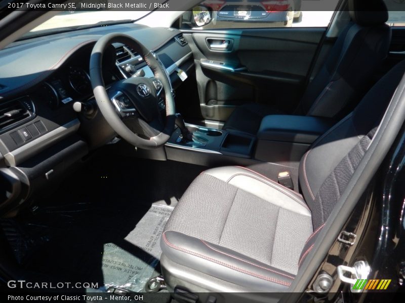 Midnight Black Metallic / Black 2017 Toyota Camry SE