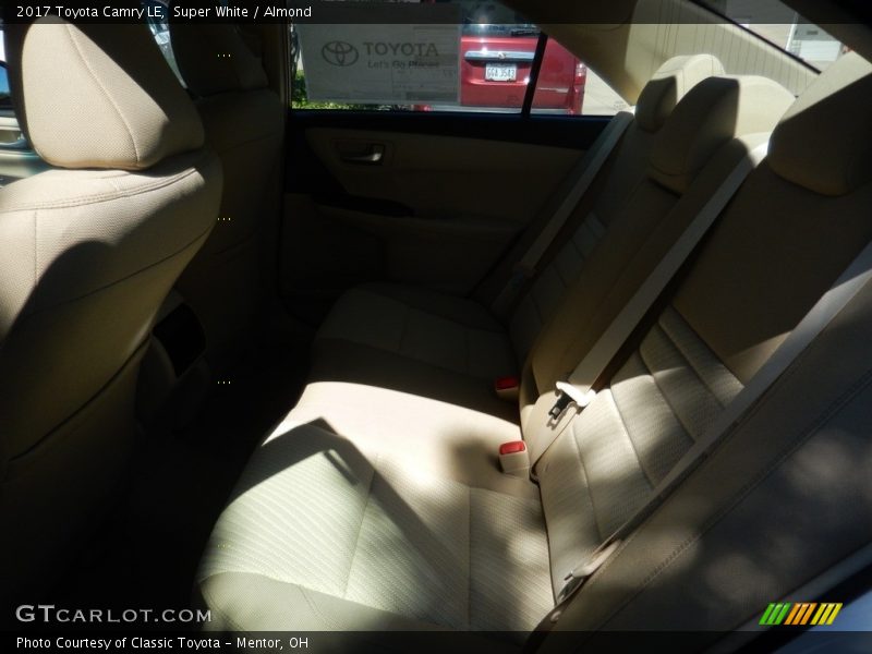 Super White / Almond 2017 Toyota Camry LE