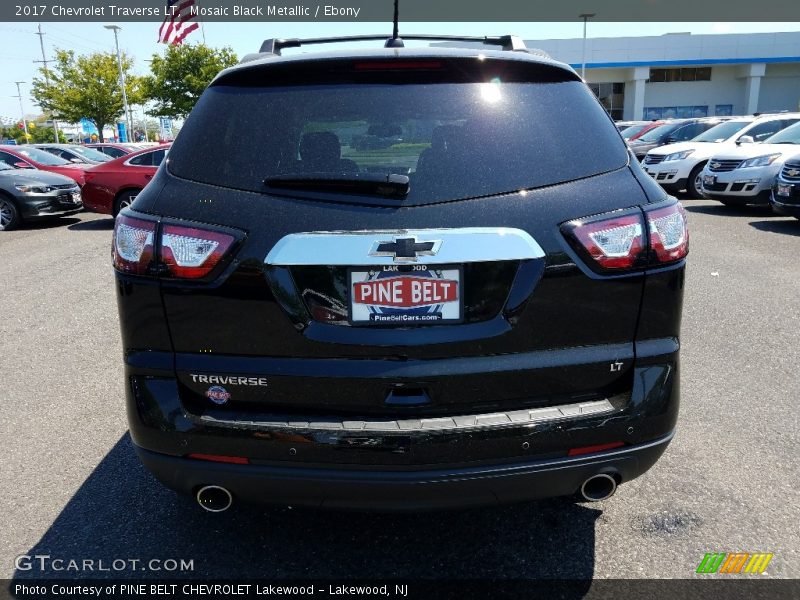 Mosaic Black Metallic / Ebony 2017 Chevrolet Traverse LT