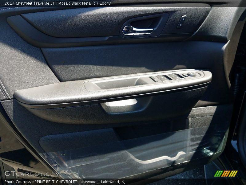 Mosaic Black Metallic / Ebony 2017 Chevrolet Traverse LT