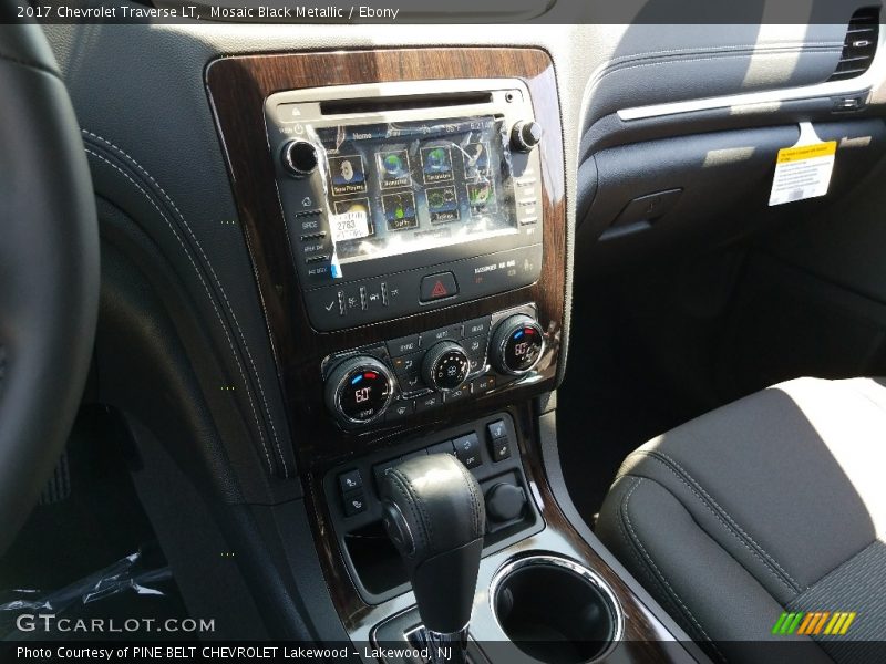 Mosaic Black Metallic / Ebony 2017 Chevrolet Traverse LT