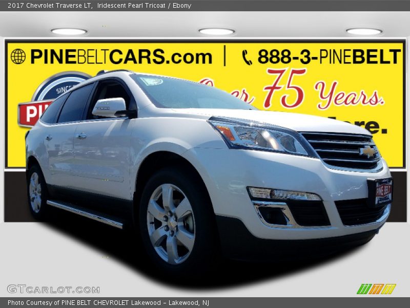 Iridescent Pearl Tricoat / Ebony 2017 Chevrolet Traverse LT