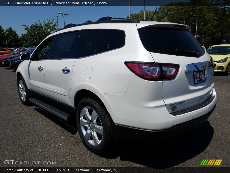 Iridescent Pearl Tricoat / Ebony 2017 Chevrolet Traverse LT