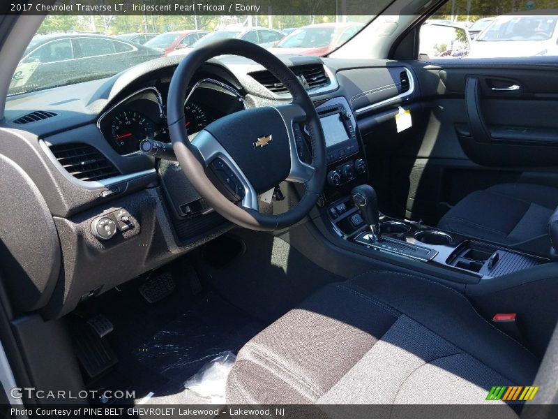 Iridescent Pearl Tricoat / Ebony 2017 Chevrolet Traverse LT