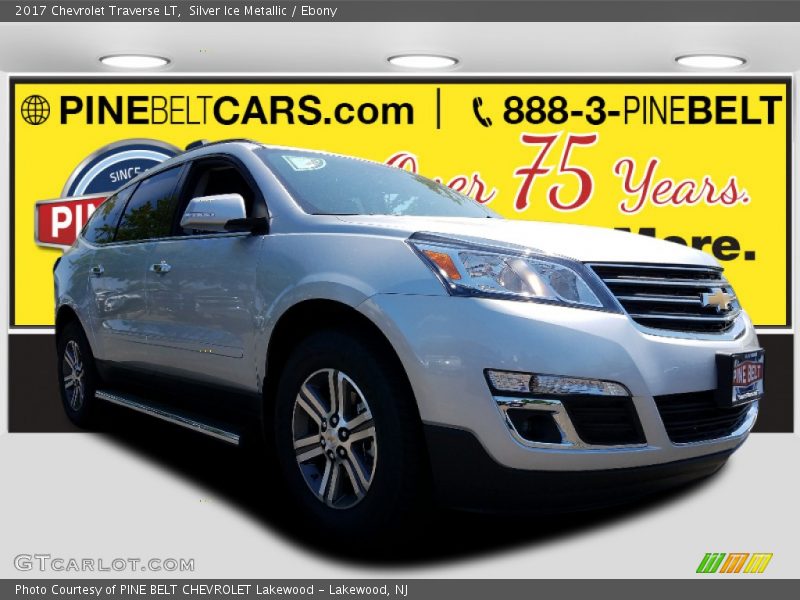 Silver Ice Metallic / Ebony 2017 Chevrolet Traverse LT