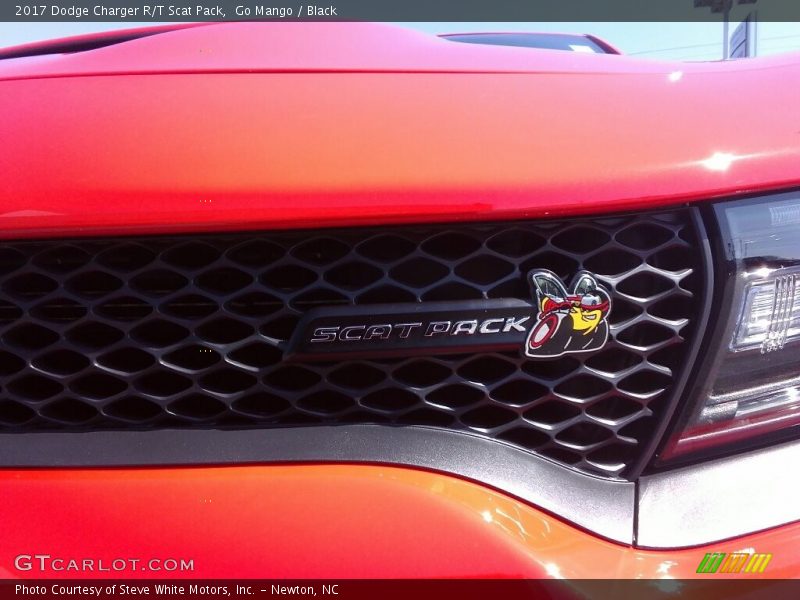 Go Mango / Black 2017 Dodge Charger R/T Scat Pack