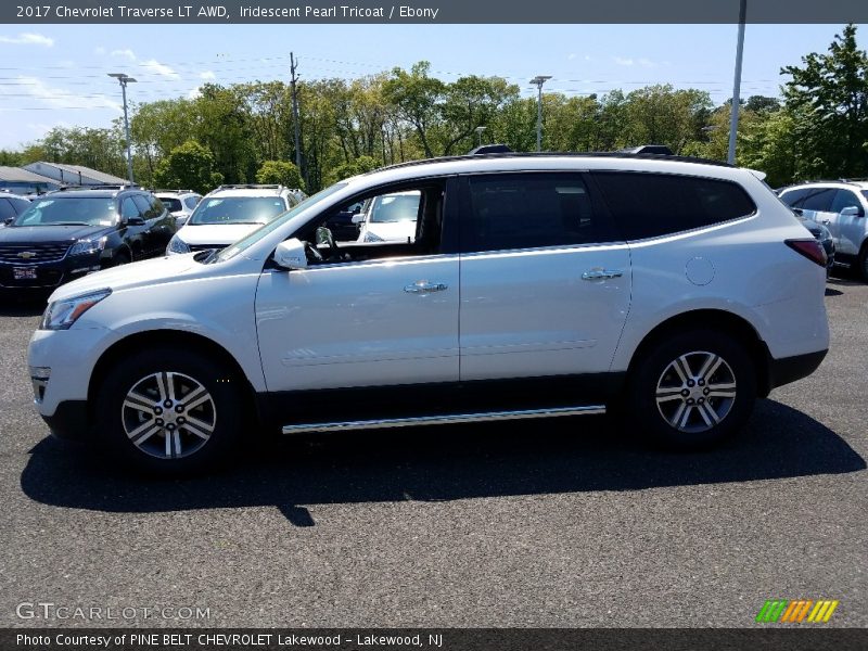 Iridescent Pearl Tricoat / Ebony 2017 Chevrolet Traverse LT AWD