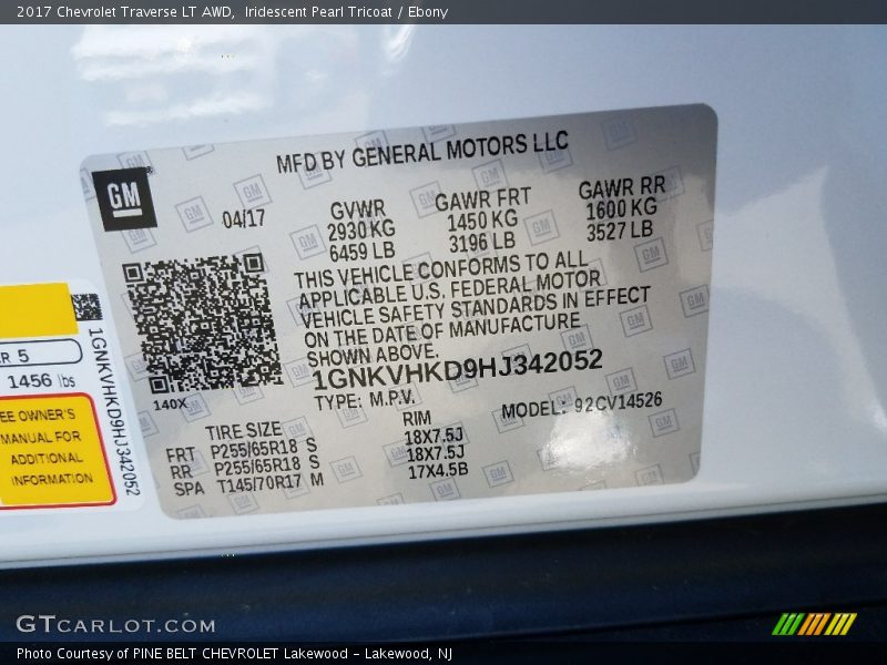 Iridescent Pearl Tricoat / Ebony 2017 Chevrolet Traverse LT AWD