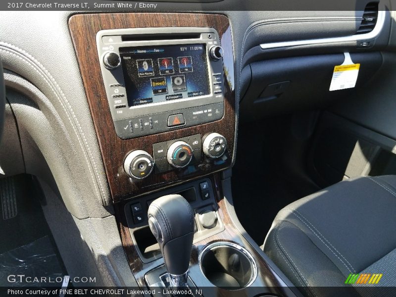Summit White / Ebony 2017 Chevrolet Traverse LT