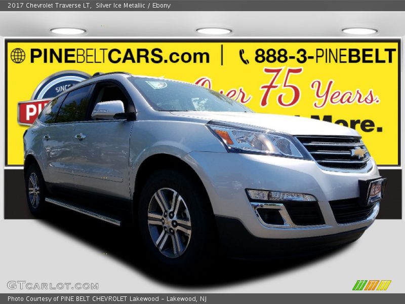 Silver Ice Metallic / Ebony 2017 Chevrolet Traverse LT