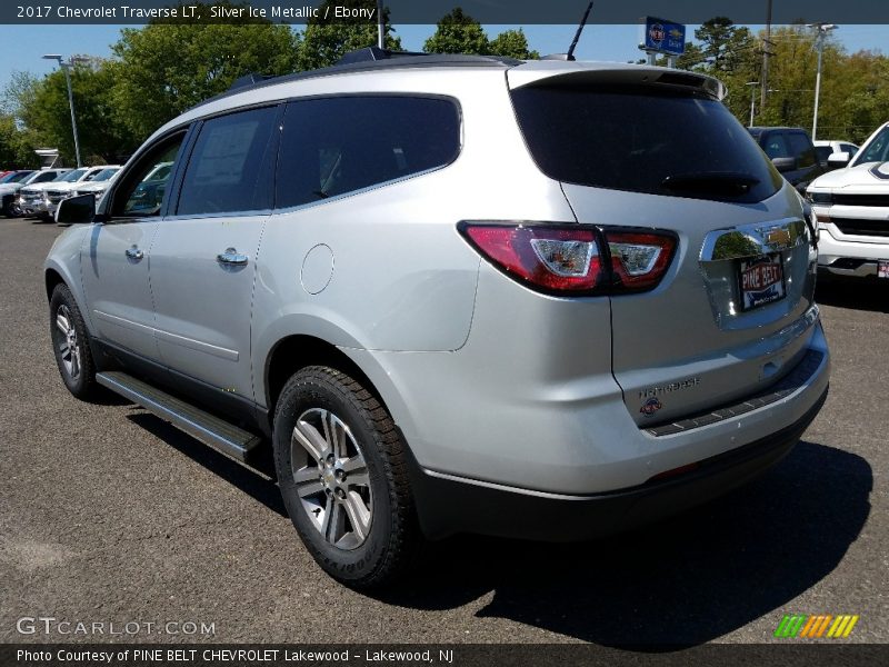 Silver Ice Metallic / Ebony 2017 Chevrolet Traverse LT