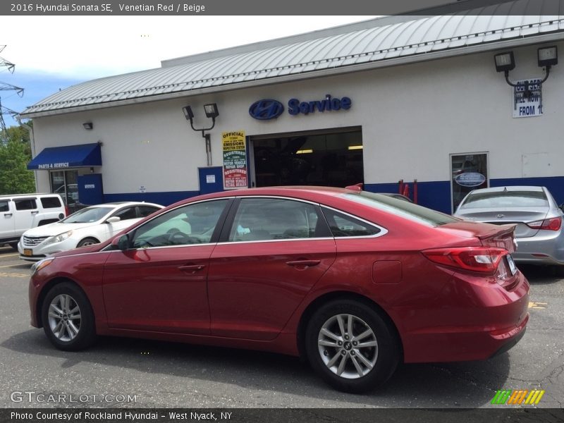 Venetian Red / Beige 2016 Hyundai Sonata SE