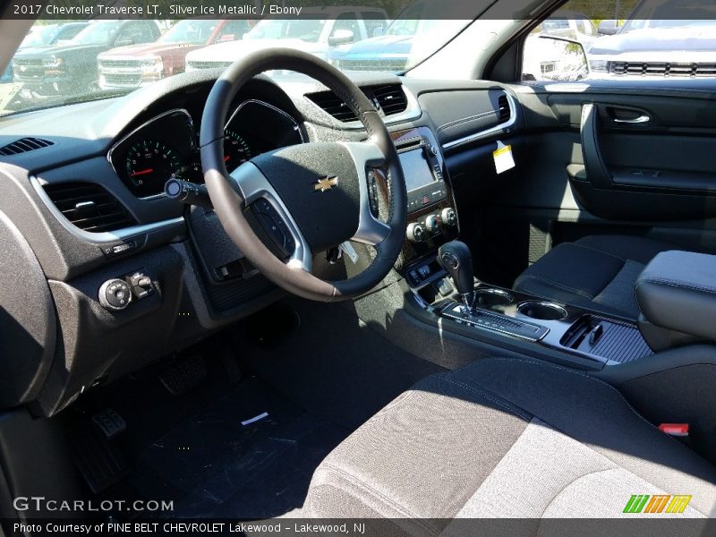 Silver Ice Metallic / Ebony 2017 Chevrolet Traverse LT