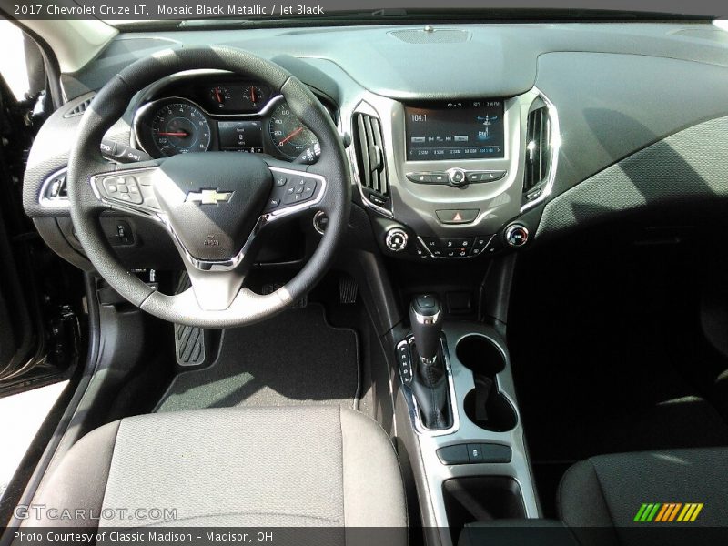 Mosaic Black Metallic / Jet Black 2017 Chevrolet Cruze LT