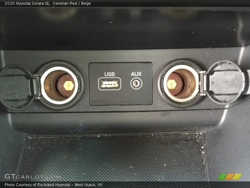 Venetian Red / Beige 2016 Hyundai Sonata SE