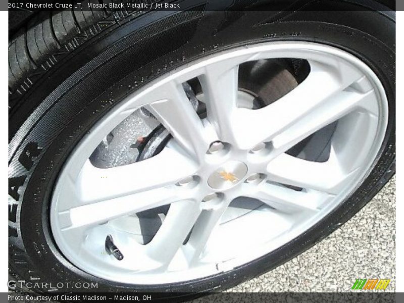 Mosaic Black Metallic / Jet Black 2017 Chevrolet Cruze LT