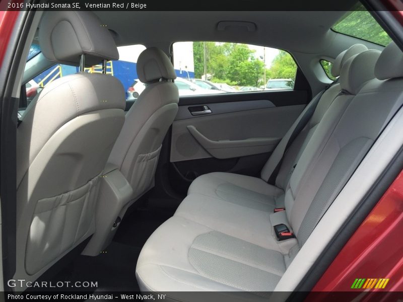 Venetian Red / Beige 2016 Hyundai Sonata SE