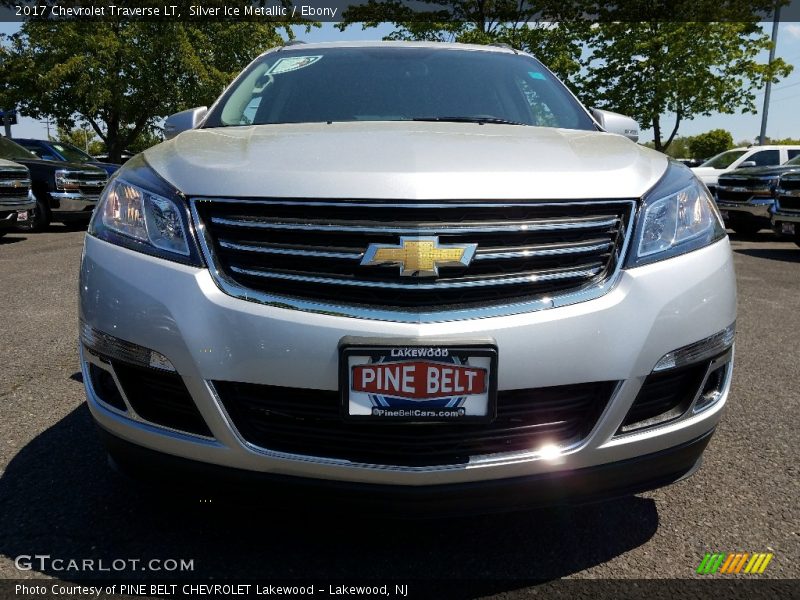 Silver Ice Metallic / Ebony 2017 Chevrolet Traverse LT