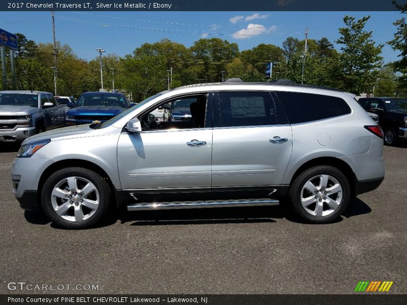 Silver Ice Metallic / Ebony 2017 Chevrolet Traverse LT