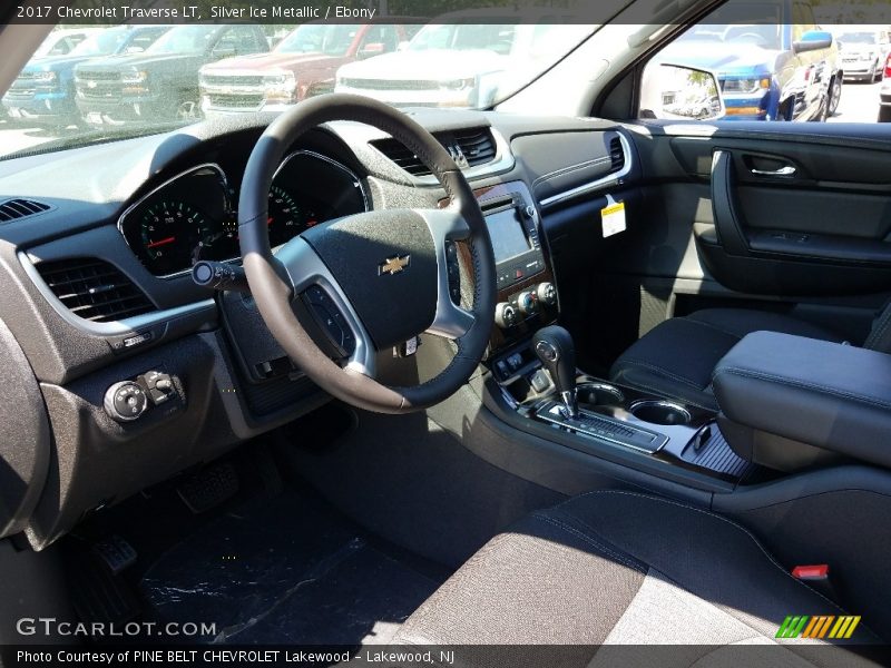 Silver Ice Metallic / Ebony 2017 Chevrolet Traverse LT