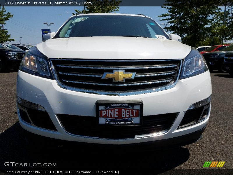 Summit White / Ebony 2017 Chevrolet Traverse LT