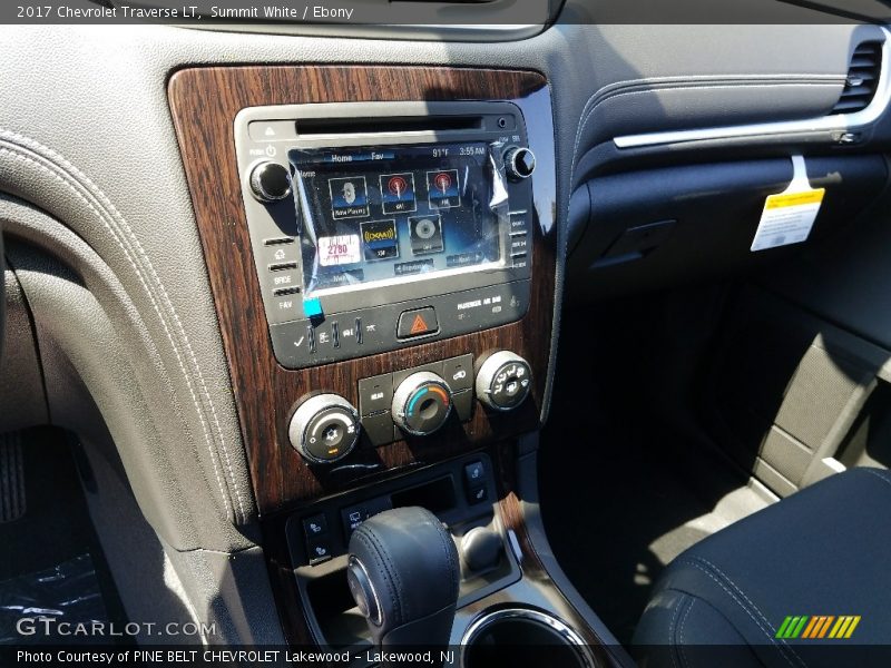 Summit White / Ebony 2017 Chevrolet Traverse LT