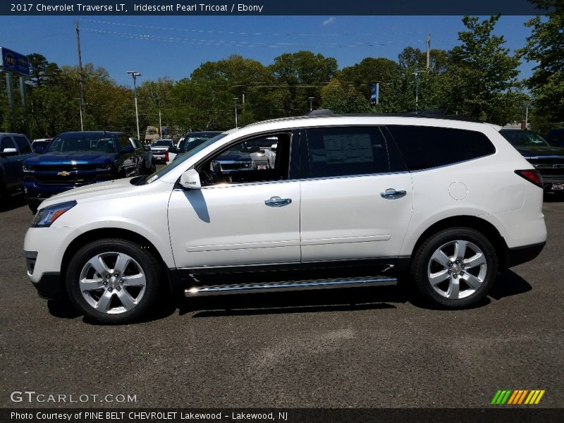 Iridescent Pearl Tricoat / Ebony 2017 Chevrolet Traverse LT