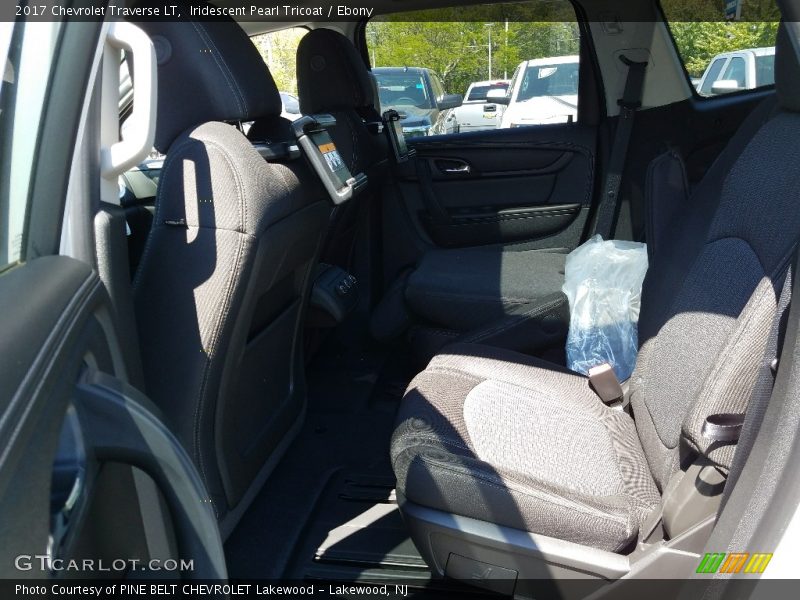 Iridescent Pearl Tricoat / Ebony 2017 Chevrolet Traverse LT