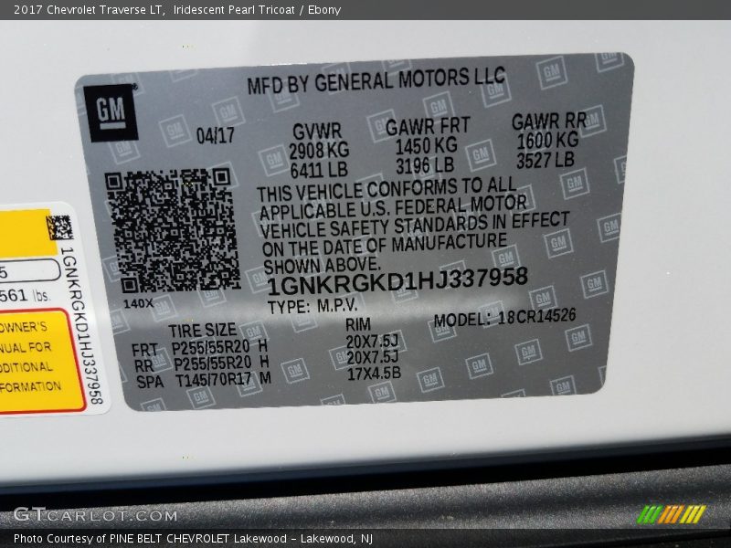 Iridescent Pearl Tricoat / Ebony 2017 Chevrolet Traverse LT
