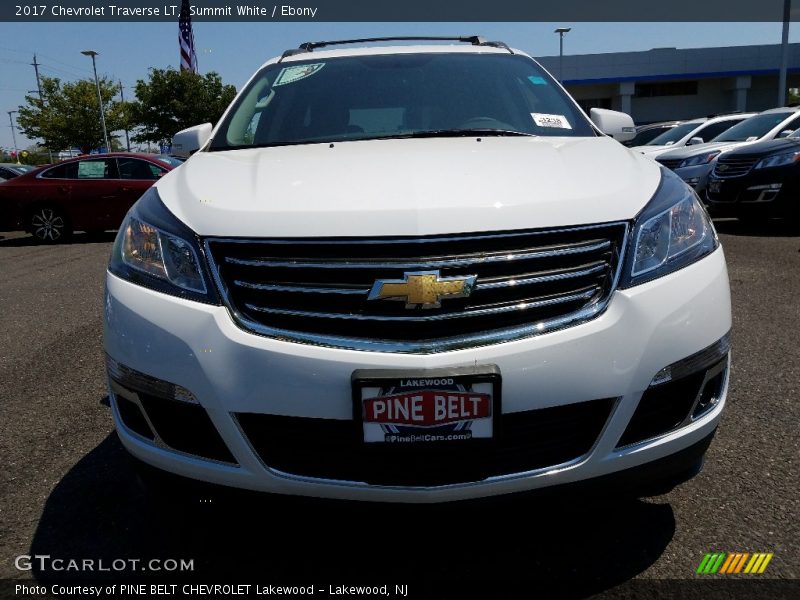 Summit White / Ebony 2017 Chevrolet Traverse LT