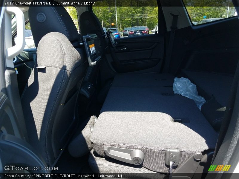 Summit White / Ebony 2017 Chevrolet Traverse LT