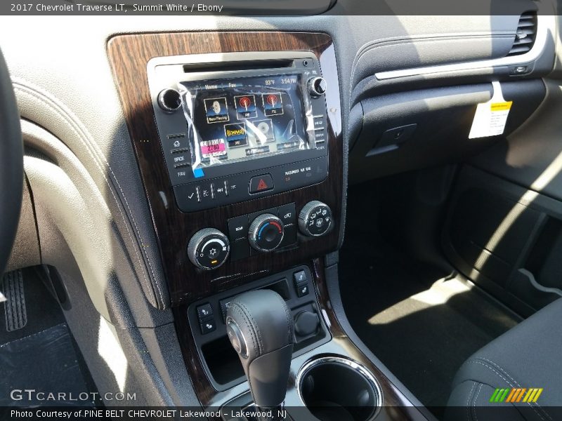 Summit White / Ebony 2017 Chevrolet Traverse LT