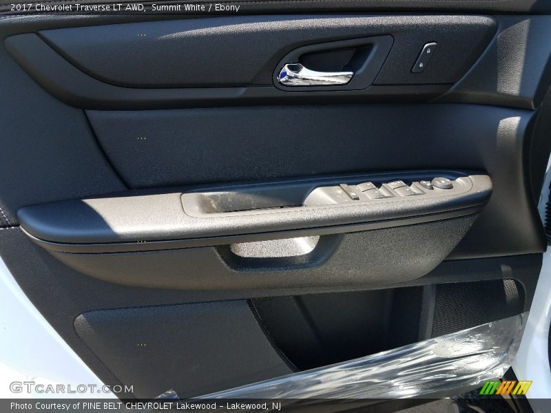 Summit White / Ebony 2017 Chevrolet Traverse LT AWD