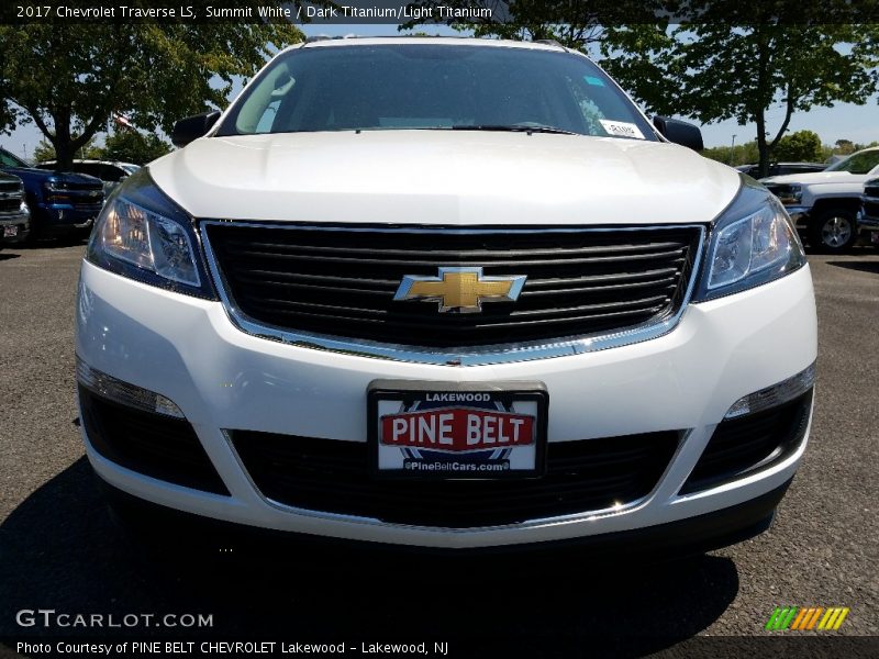 Summit White / Dark Titanium/Light Titanium 2017 Chevrolet Traverse LS
