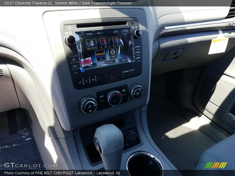 Summit White / Dark Titanium/Light Titanium 2017 Chevrolet Traverse LS