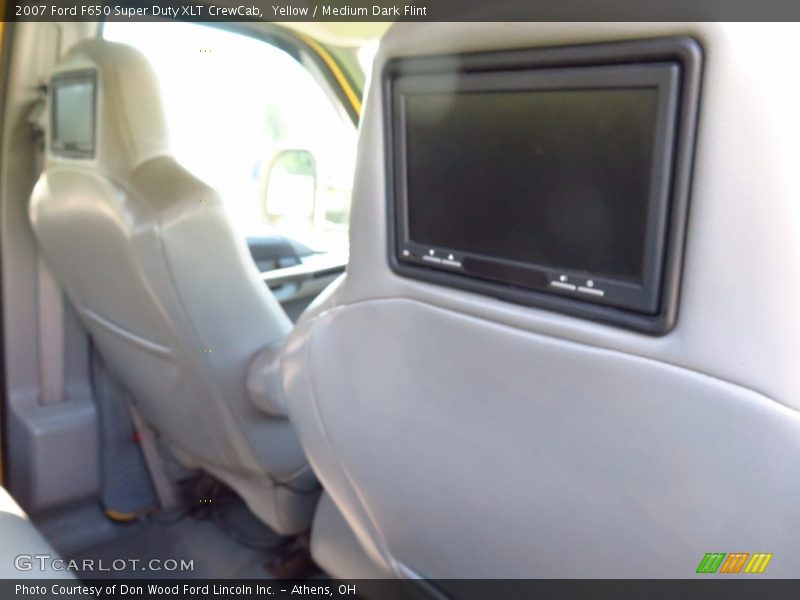 Yellow / Medium Dark Flint 2007 Ford F650 Super Duty XLT CrewCab