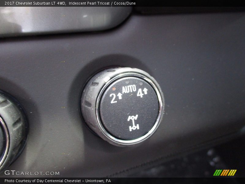Iridescent Pearl Tricoat / Cocoa/Dune 2017 Chevrolet Suburban LT 4WD