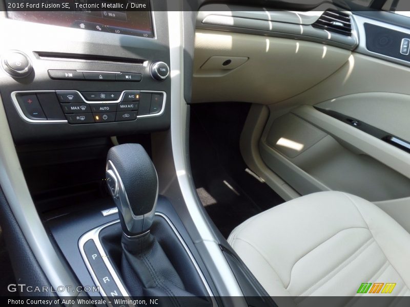 Tectonic Metallic / Dune 2016 Ford Fusion SE