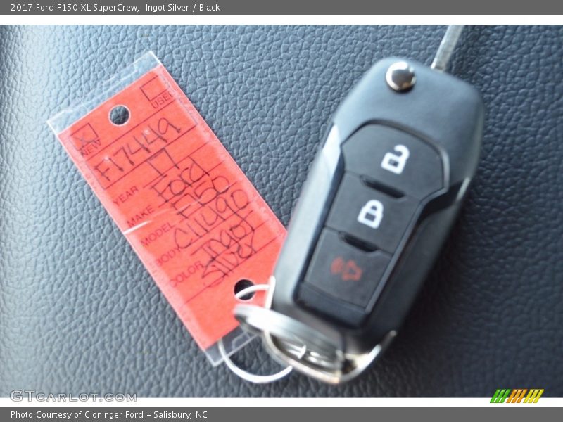 Ingot Silver / Black 2017 Ford F150 XL SuperCrew
