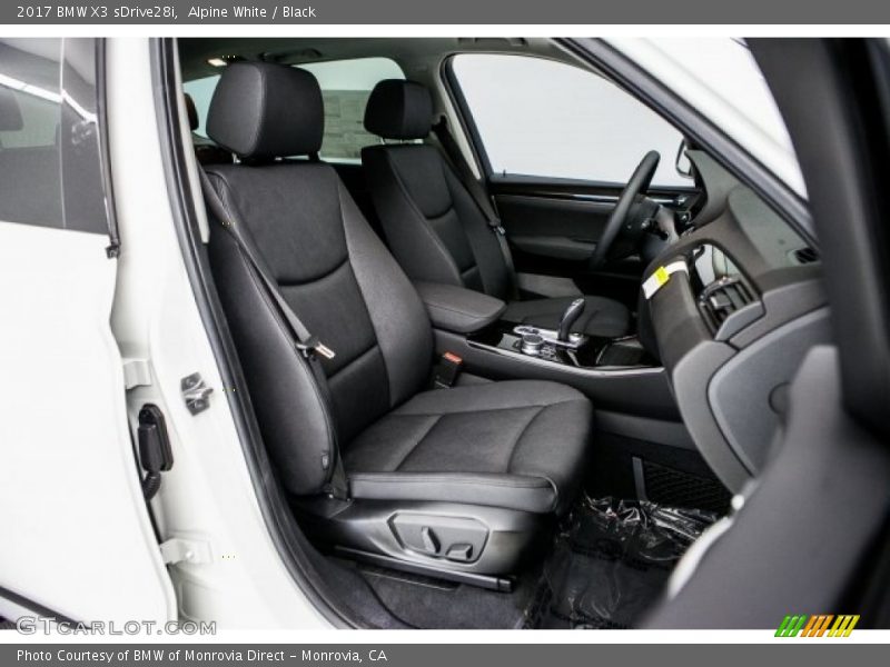Alpine White / Black 2017 BMW X3 sDrive28i