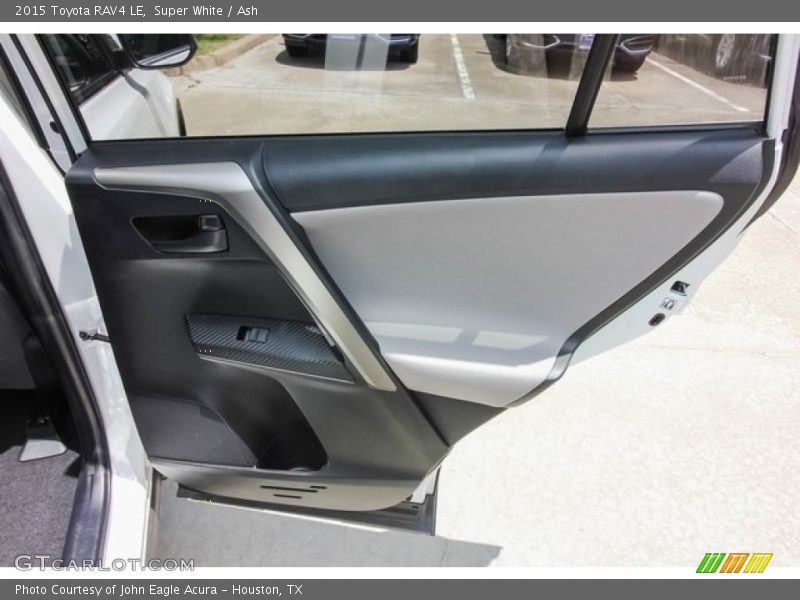 Super White / Ash 2015 Toyota RAV4 LE
