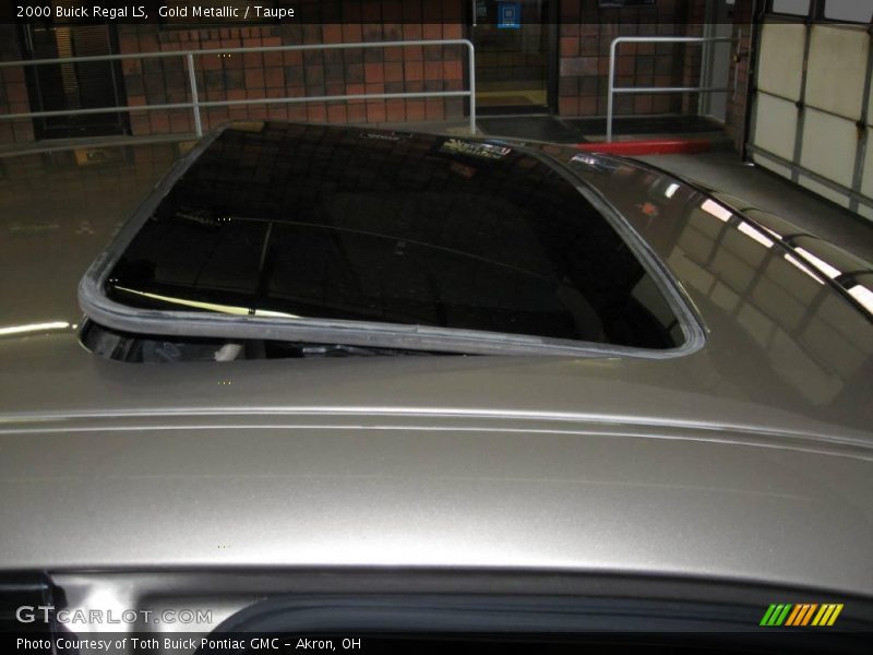 Gold Metallic / Taupe 2000 Buick Regal LS