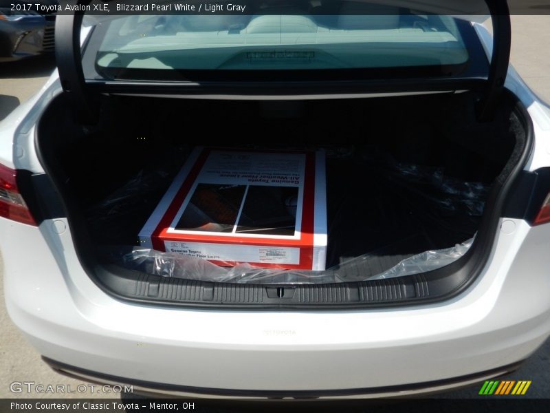 Blizzard Pearl White / Light Gray 2017 Toyota Avalon XLE