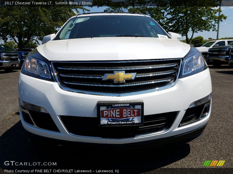 Summit White / Ebony 2017 Chevrolet Traverse LT