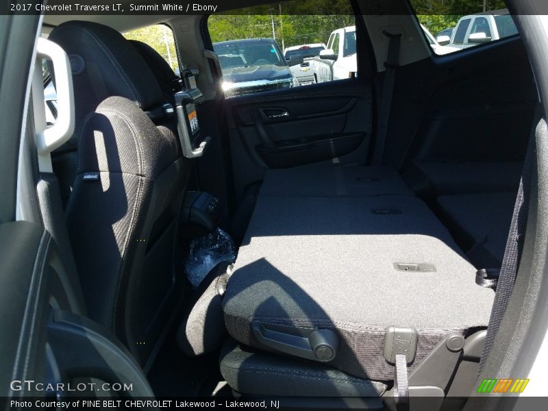 Summit White / Ebony 2017 Chevrolet Traverse LT